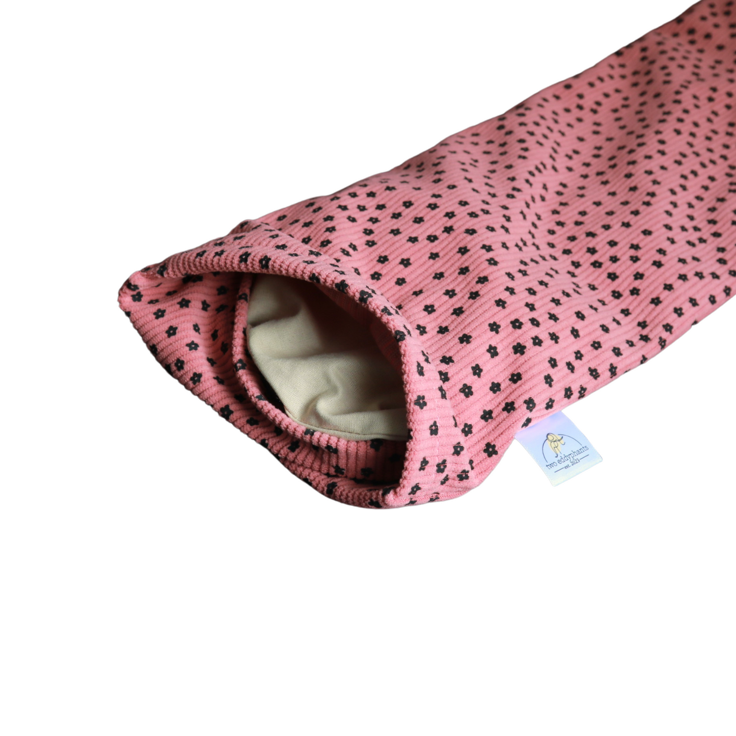 Natural grain heat pack/hottie with washable cover relieves pain in neck, shoulder and back. This bean bag can also be used for cold therapy. Made locally in Johannesburg South Africa by Two Eddyphants