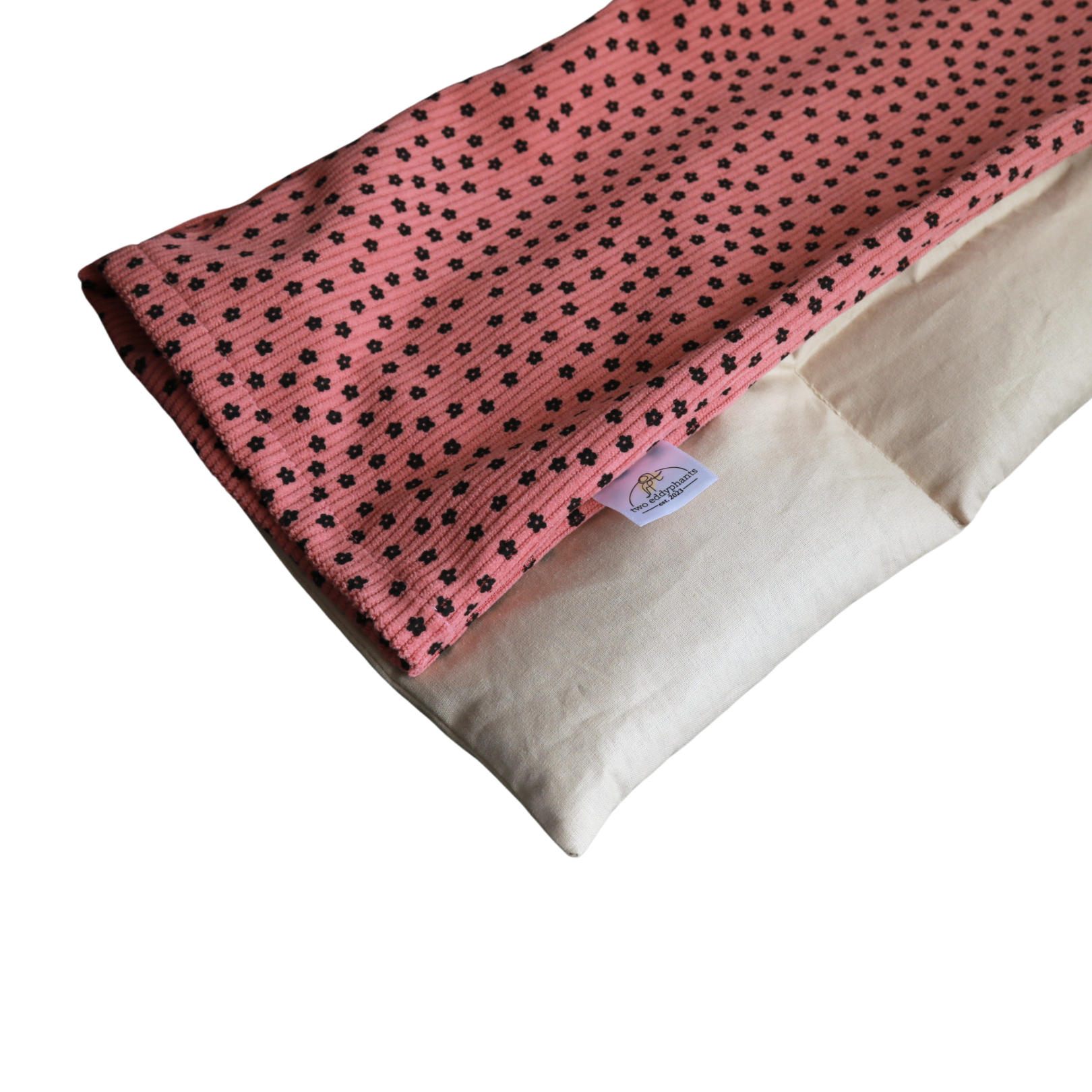 Natural grain heat pack/hottie with washable cover relieves pain in neck, shoulder and back. This bean bag can also be used for cold therapy. Made locally in Johannesburg South Africa by Two Eddyphants